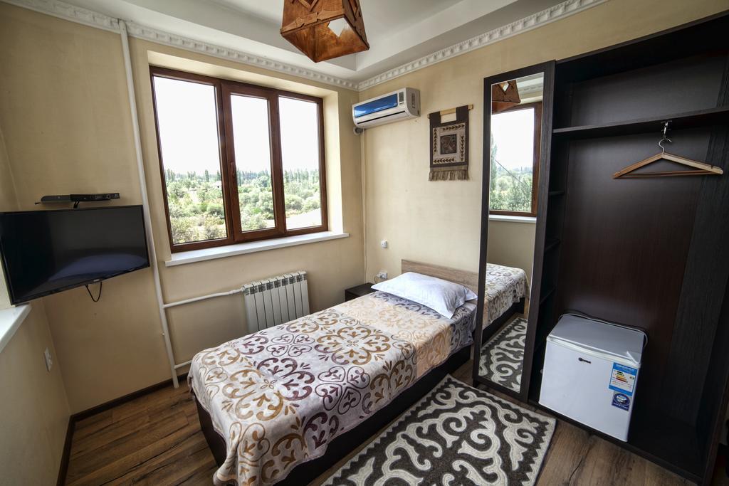 Ethno Boutique Hotel Ош Стая снимка