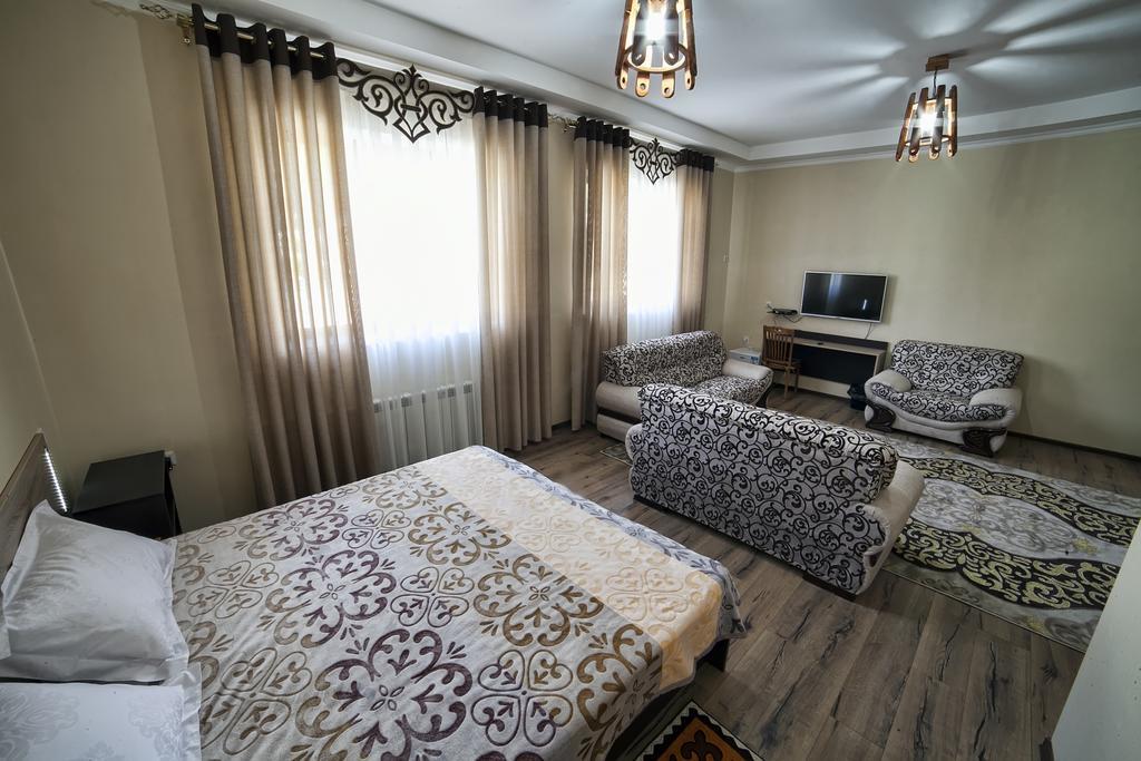 Ethno Boutique Hotel Ош Стая снимка