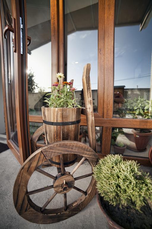 Ethno Boutique Hotel Ош Екстериор снимка