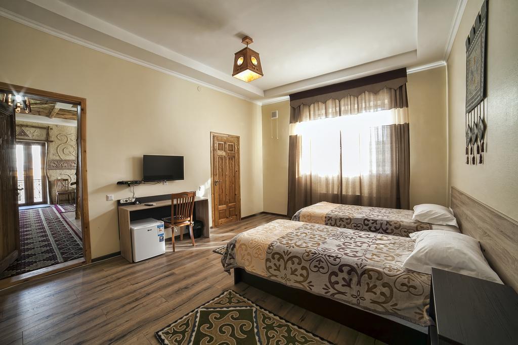 Ethno Boutique Hotel Ош Стая снимка