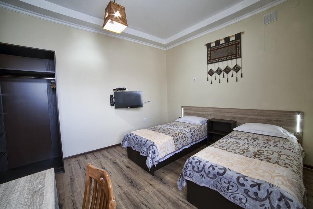 Ethno Boutique Hotel Ош Стая снимка
